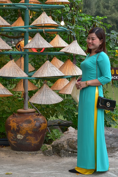 Vietnam - celonárodní vášeň - fotografovat se, u Tam Coc