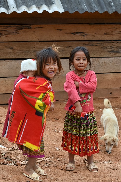 Vietnam - vesnice Hmongů, jižně od Moc Chau