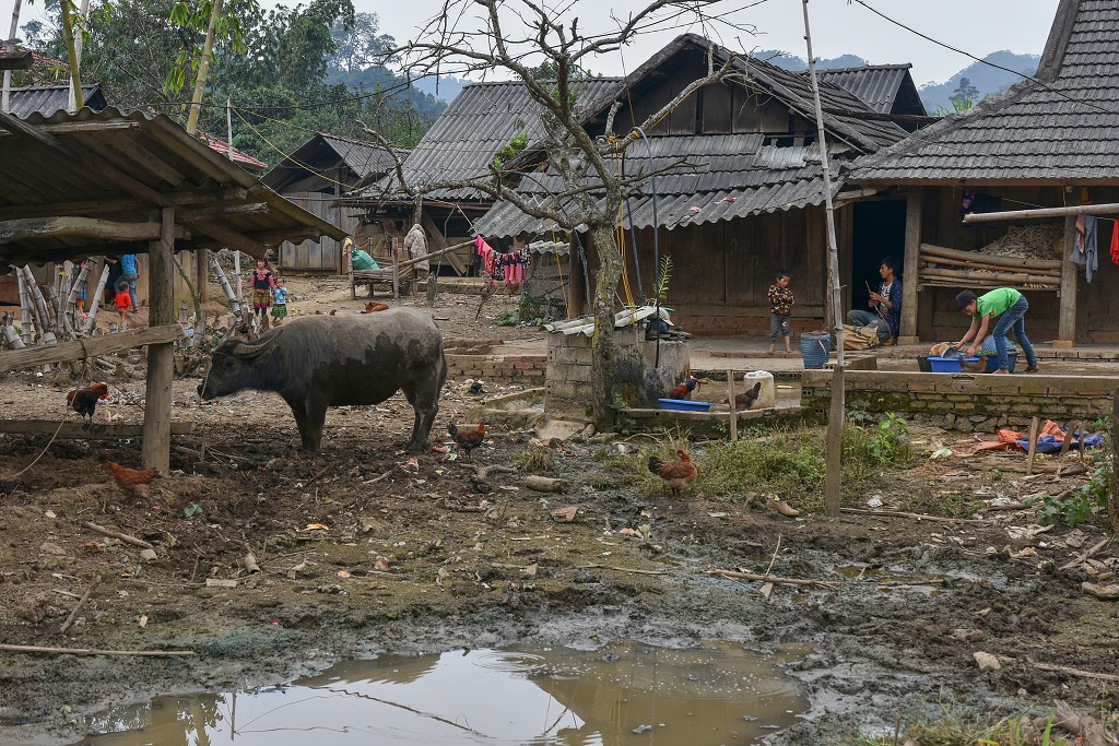 Vietnam - vesnice Hmongů, jižně od Moc Chau