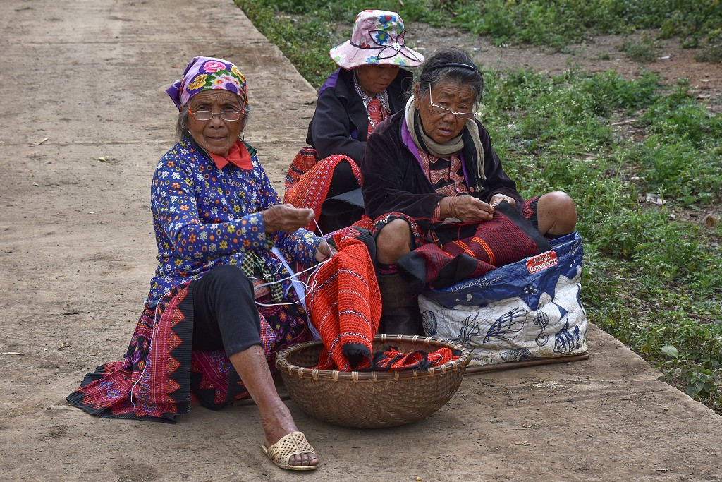Vietnam -  Phieng Canh - vesnice Hmongů, severně od Moc Chau