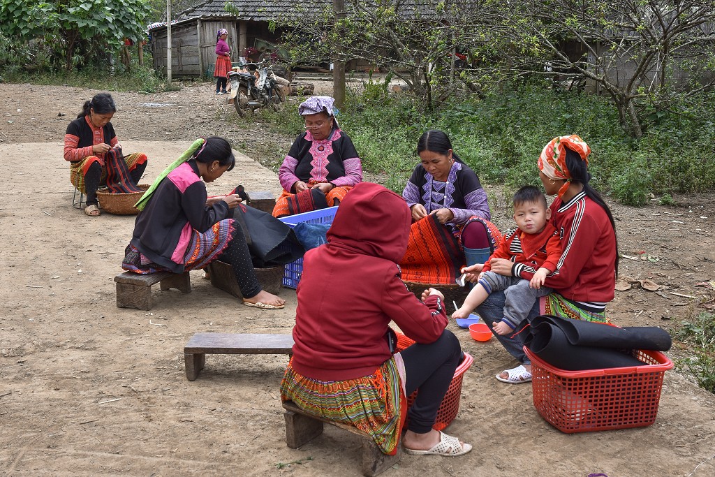 Vietnam -  Phieng Canh - vesnice Hmongů, severně od Moc Chau