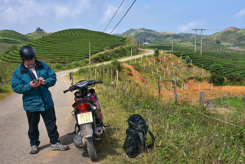 Vietnam - oblast čaj. plantáží Tan Lap, na slepé silnici sev. od Moc Chau