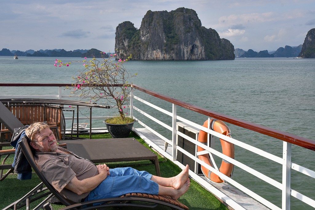 Vietnam - z Halongu lodí do zátoky Bai Tu Long