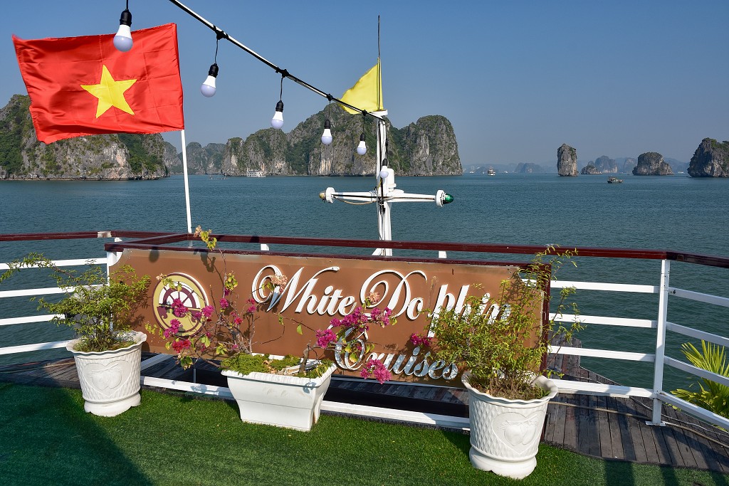 Vietnam - zátoka Bai Tu Long, u Halongu