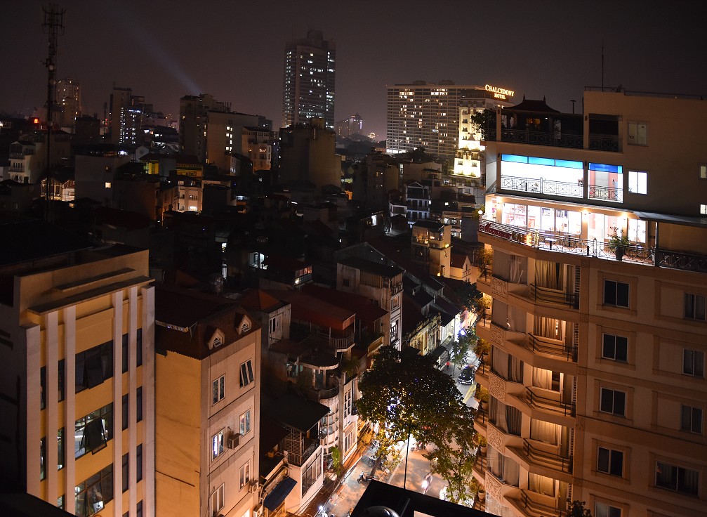 Vietnam - Hanoj z posledního patra hotelu 3B Premier